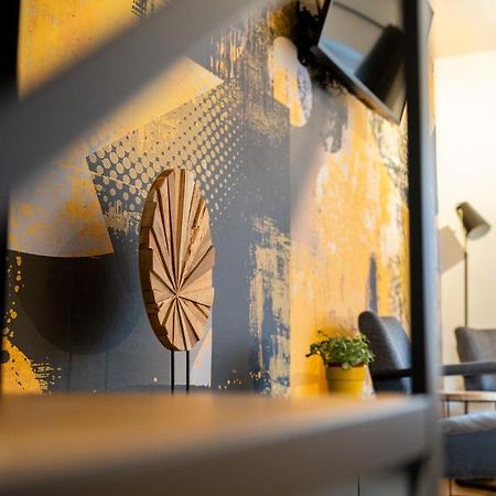 Ardenne Bnb Gite Urbain Avec Terrasse Marche-en-Famenne Kültér fotó