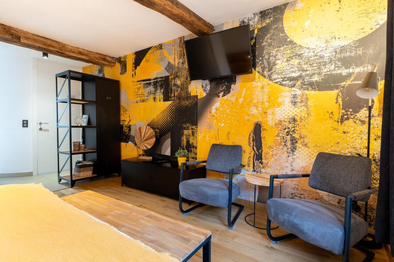 Ardenne Bnb Gite Urbain Avec Terrasse Marche-en-Famenne Kültér fotó